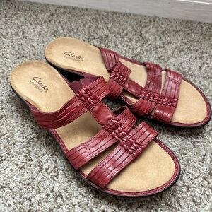 Clarks Women's Burgundy Leather Slip In Sandals - excellent condition